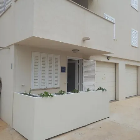 Kiara בול